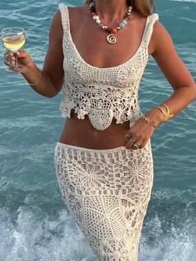 Indah crochet libra top